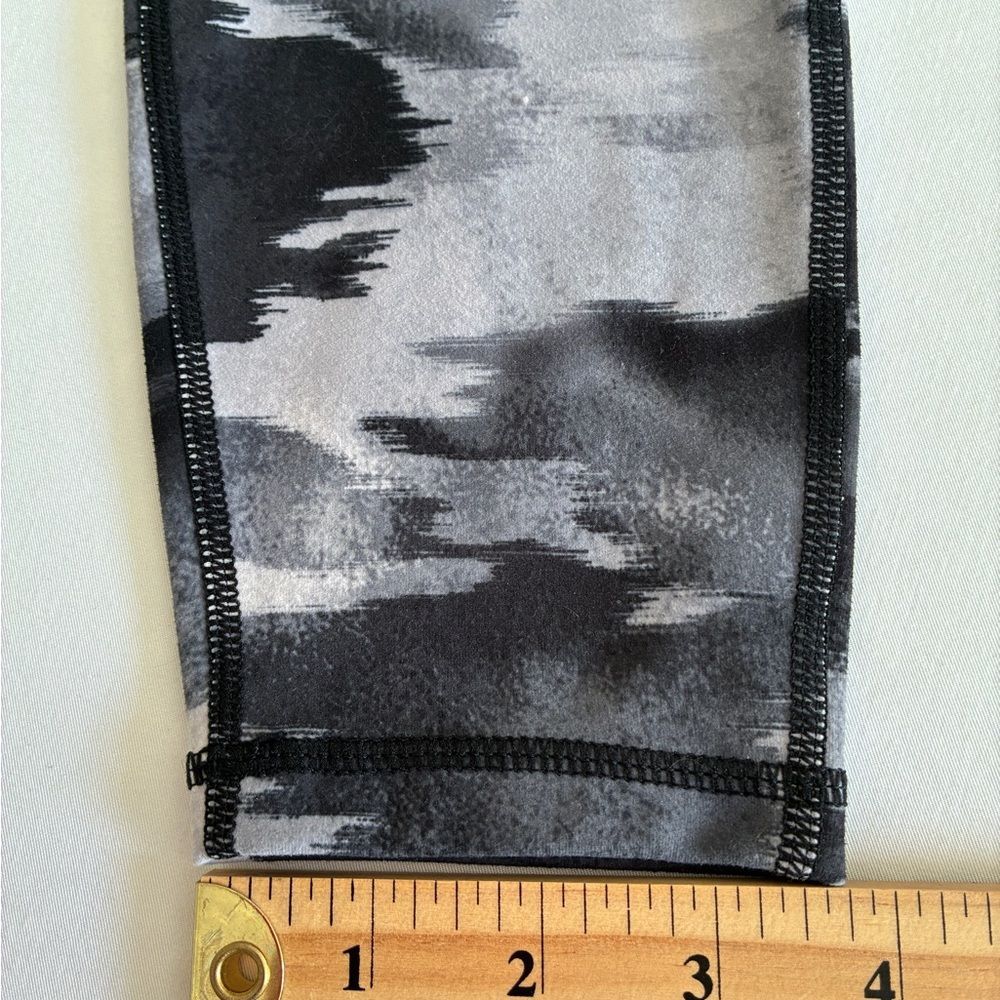 Reebok Leggings Women’s XS Black Gray Camo Stretch Activewear - Picture 10 of 12